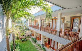 Sakura Guest House Canggu